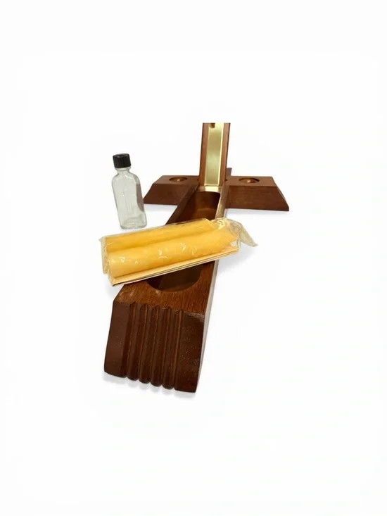 Vintage Last Rights Crucifix Sacrament Set From the 1960’s - Picture 5 of 17